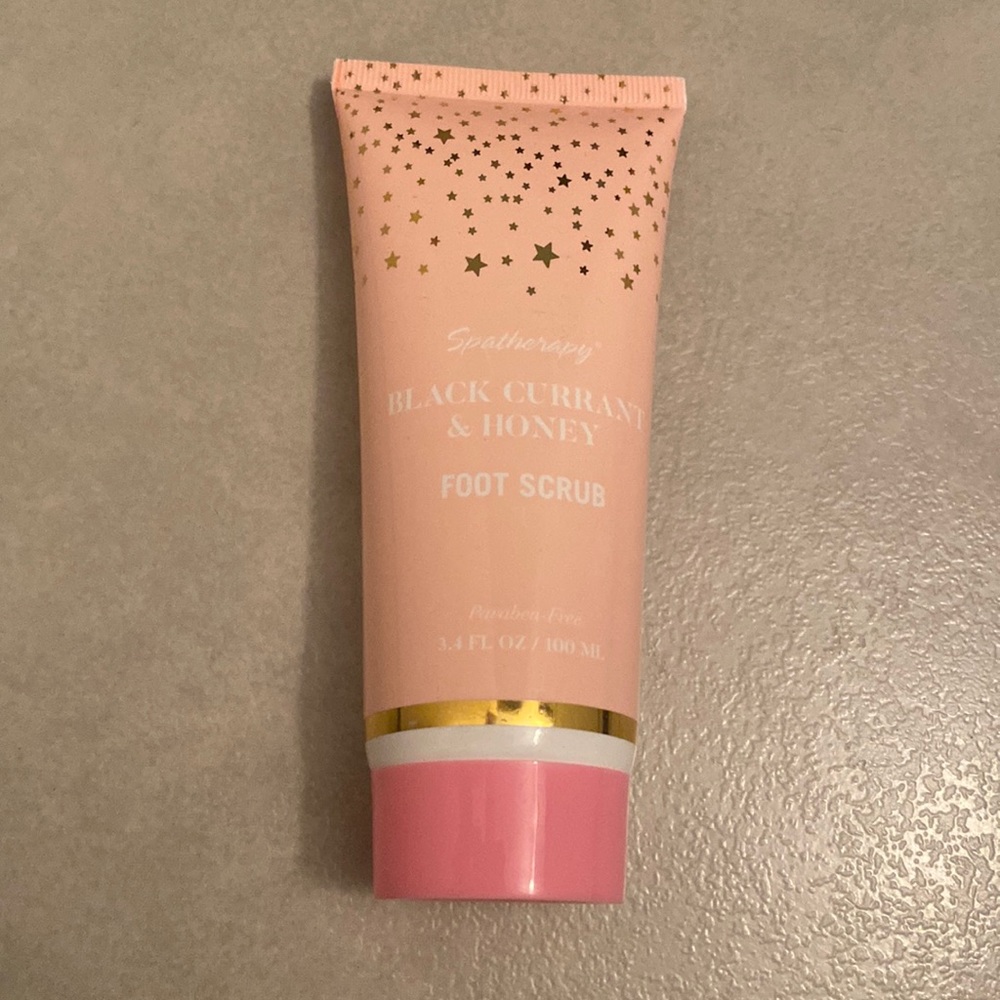 Spa therapy black currant & honey foot scrub